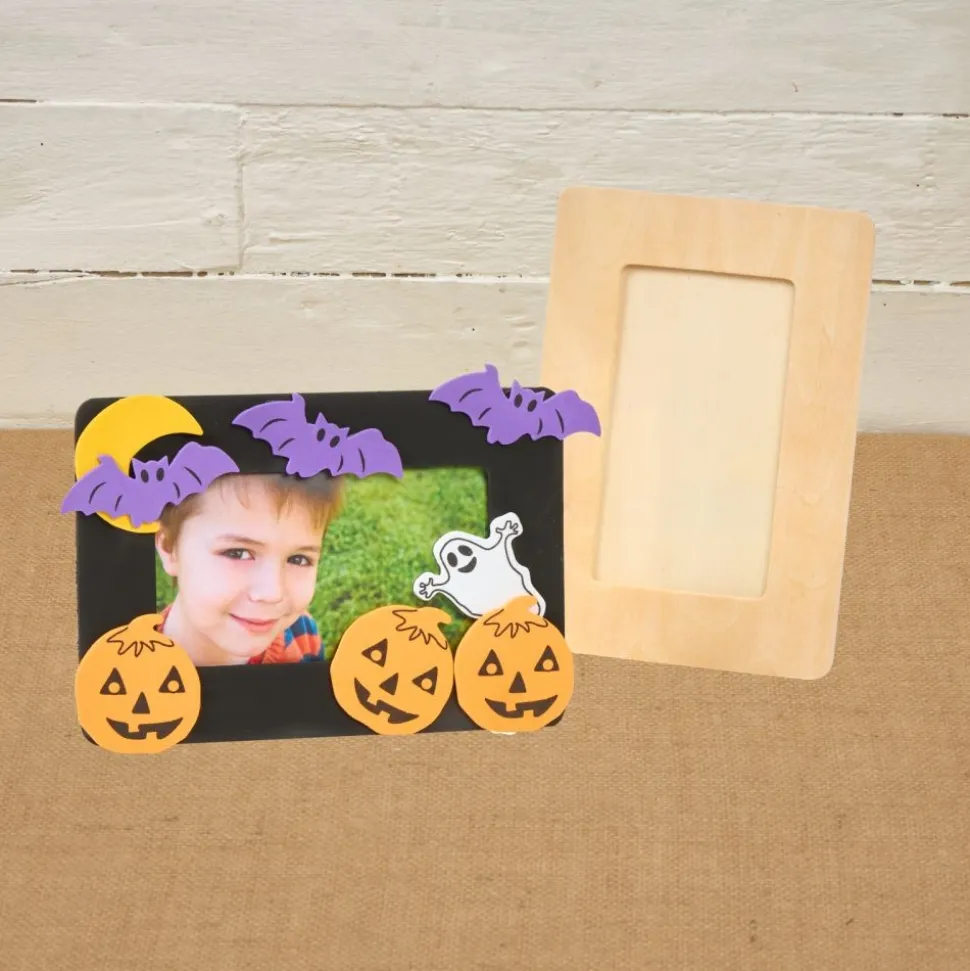 Colorations® Halloween Photo Frames Craft Kit