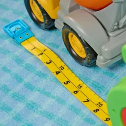 How Long Is It? Measuring Tape in Inches & Centimeters