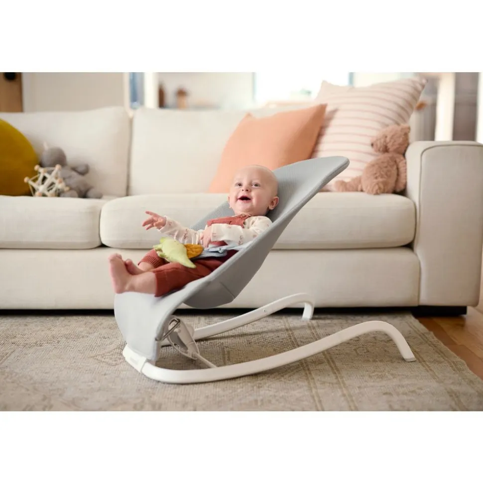 Munchkin® Spring 2-in-1 Baby Bouncer & Rocker
